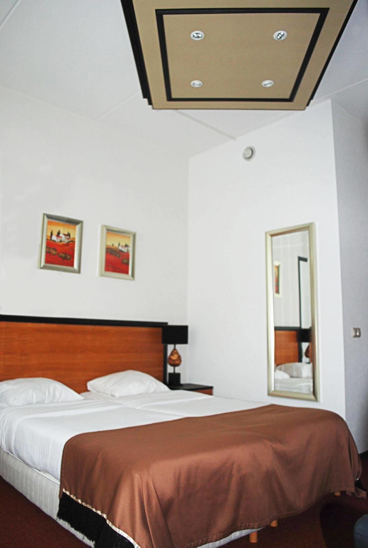 Fletcher Hotel Apeldoorn Exterior foto